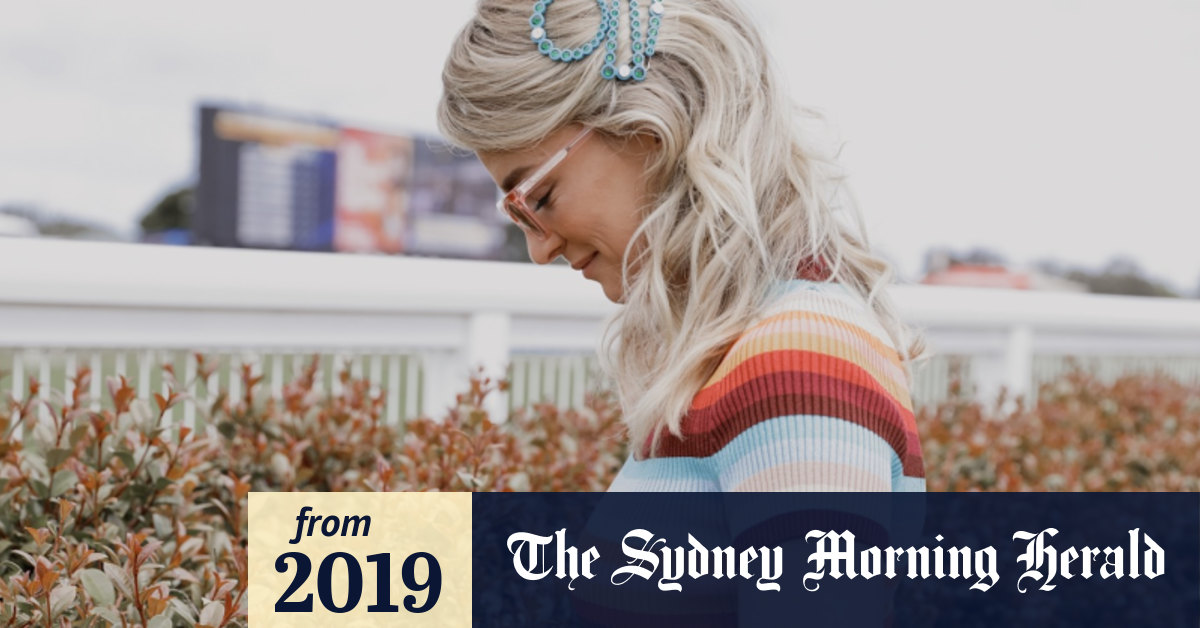 If you want to be comfortable at the races, this is what to wear